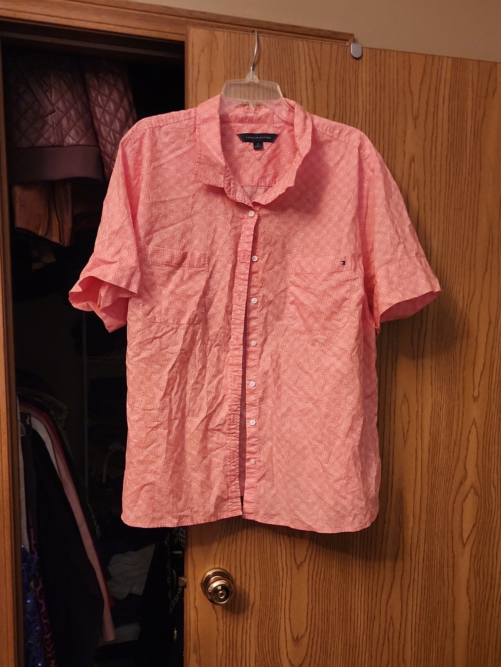 Tommy Hilfiger Men's Short-Sleeve Coral Pink Button-Down Shirt
